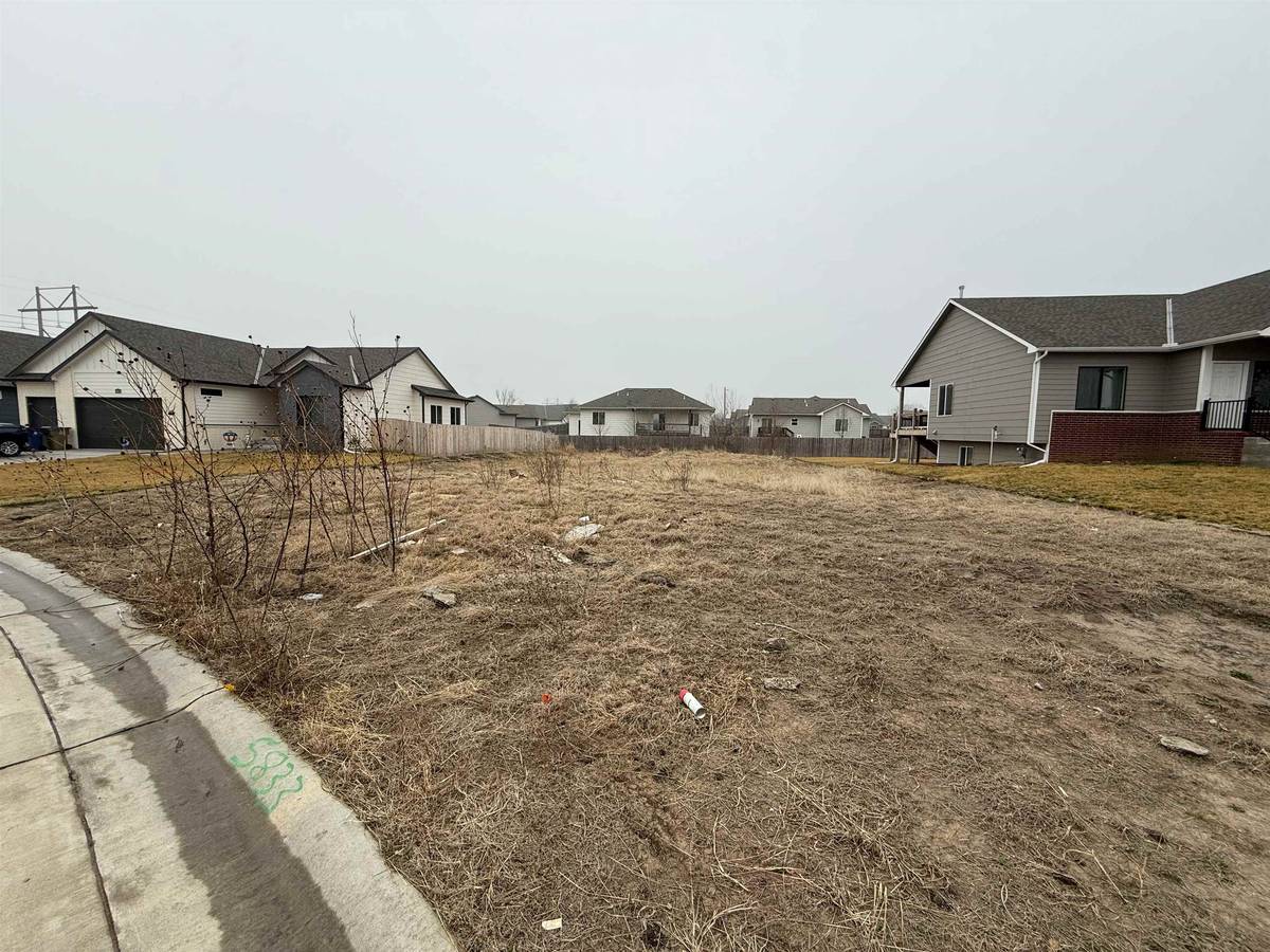 5833 N Newport St., Park City, KS 67219