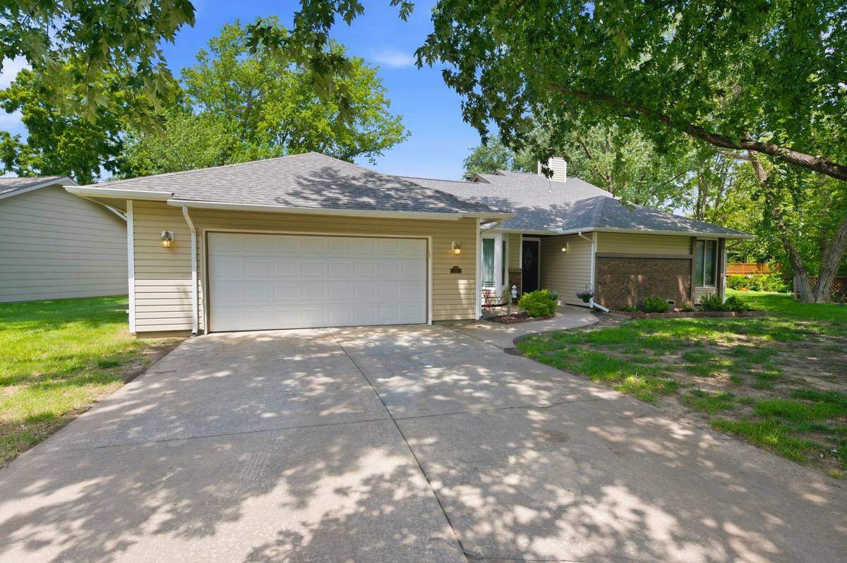 519 S Partridge Ln, Derby, KS 67037
