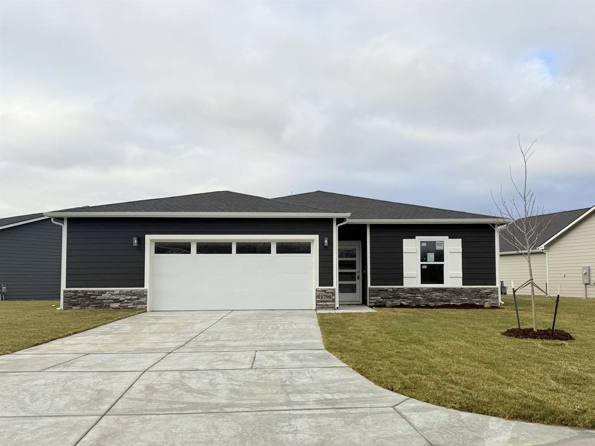 1790 W Redbud Lane, Goddard, KS 67052