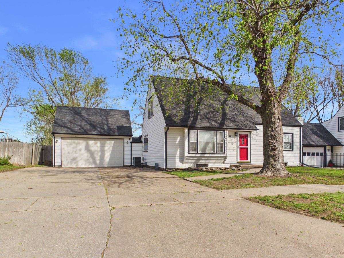 510 Wire Ave, Haysville, KS 67060