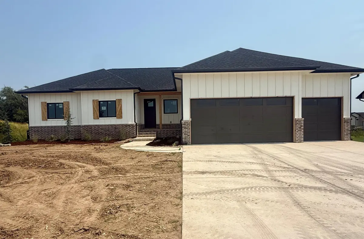 1007 S Brookside St, Goddard, KS 67052