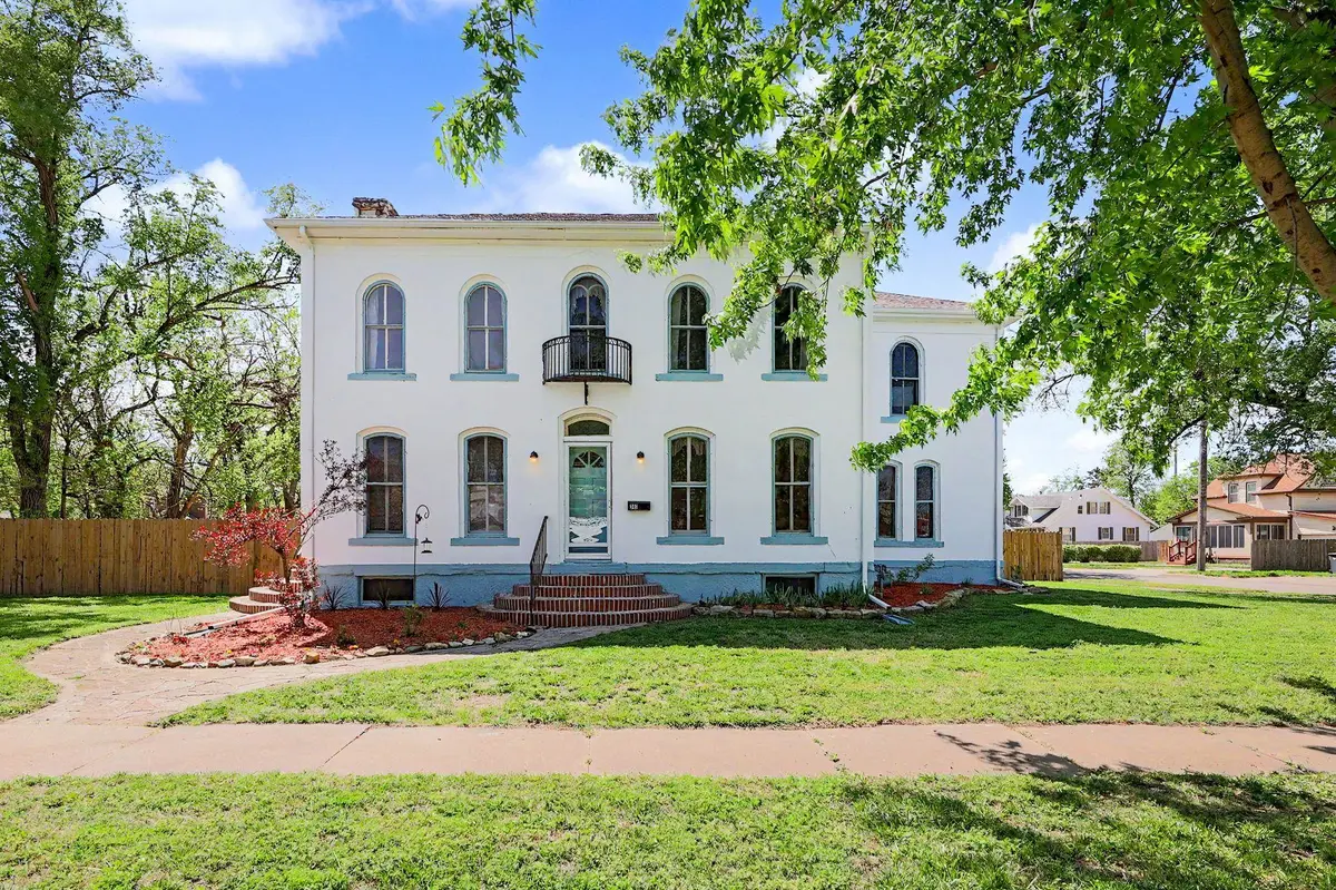 303 E 5th St, Newton, KS 67114