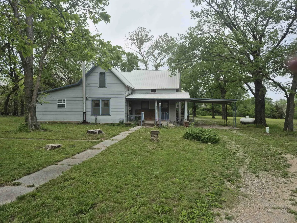 512 N Greenwood Ave, Severy, KS 67137