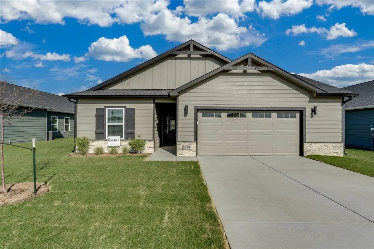 1779 W Redbud Lane, Goddard, KS 67052