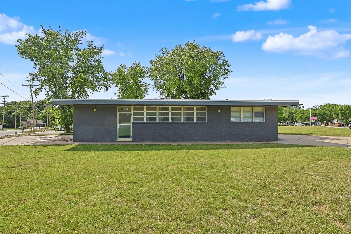1601 State St., Augusta, KS 67010