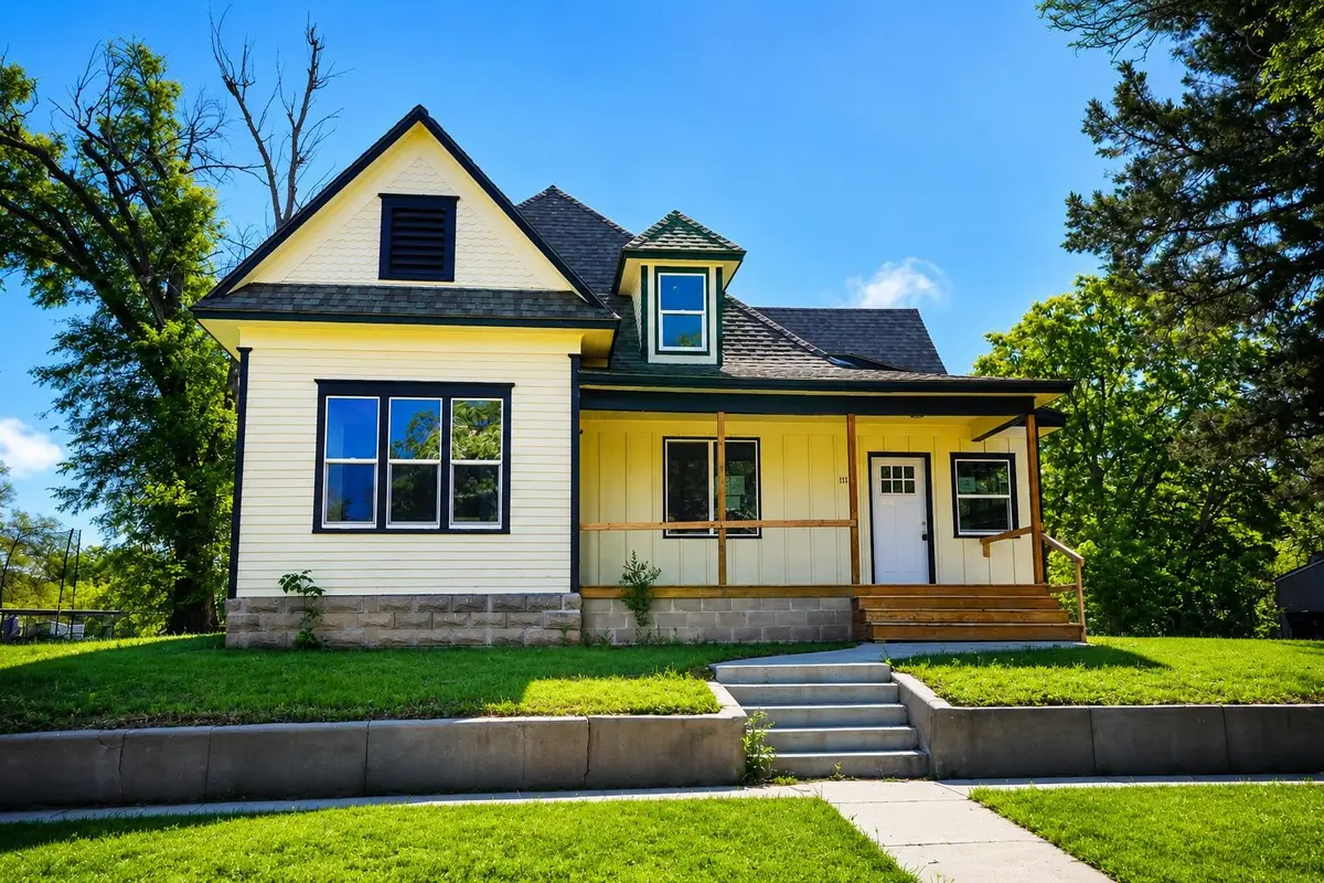 1114 N Pine St., Newton, KS 67114
