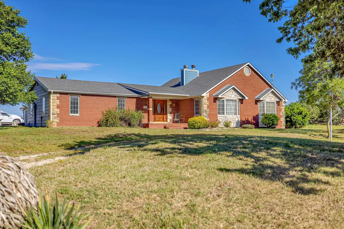 19447 SW Meadowlark Rd, Rose Hill, KS 67133-8527
