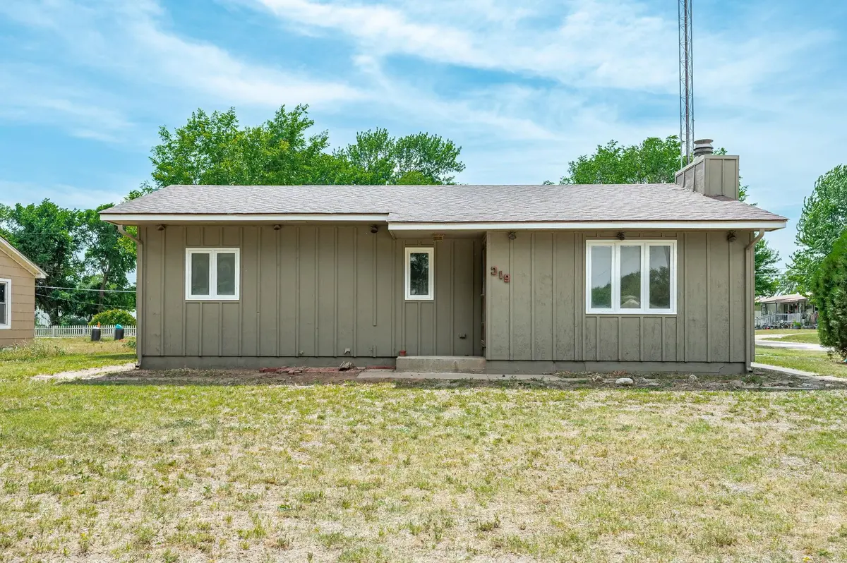 319 N Magnolia, Attica, KS 67009