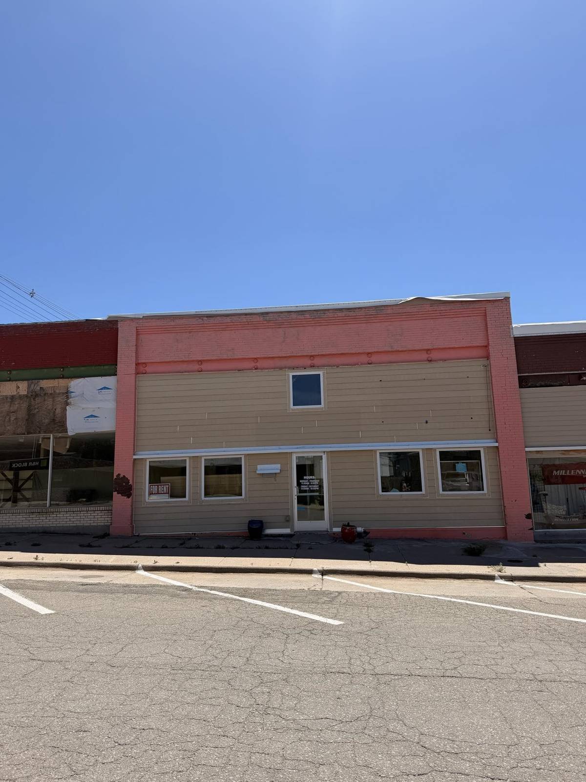 13 W Main, Herington, KS 67449