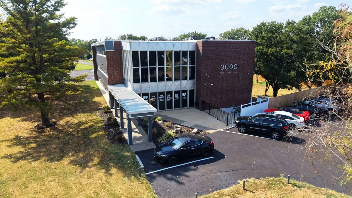 3000 W Kellogg Dr, Wichita, KS 67213-2204