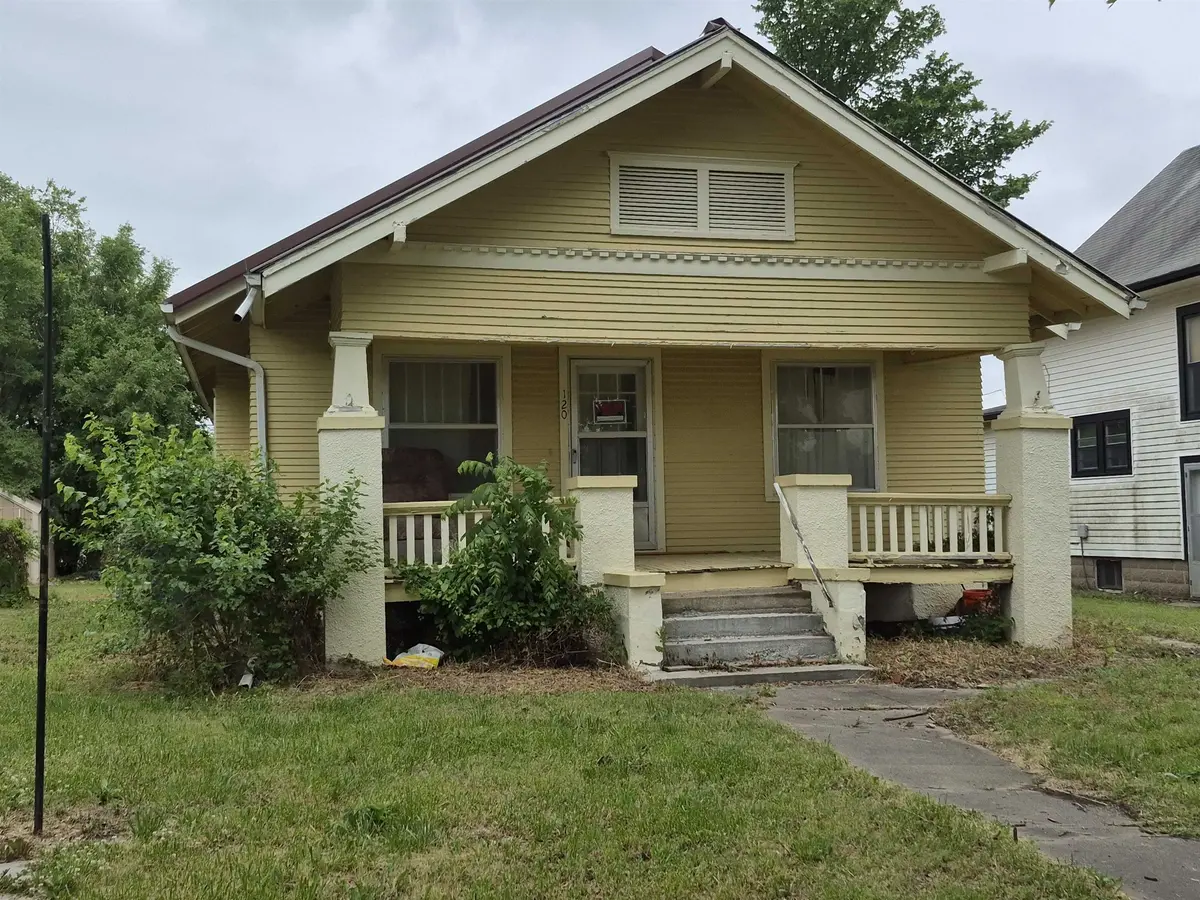 120 S Oak St., Eureka, KS 67045