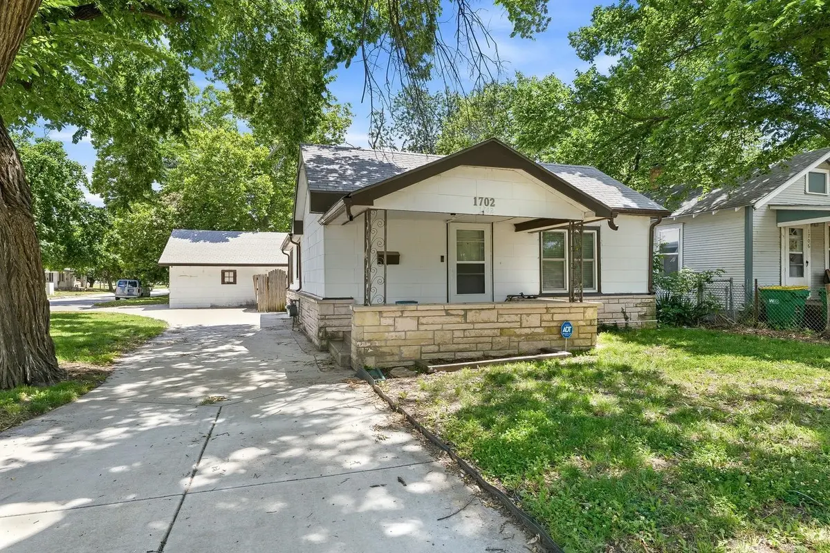 1702 S Greenwood Ave, Wichita, KS 67211