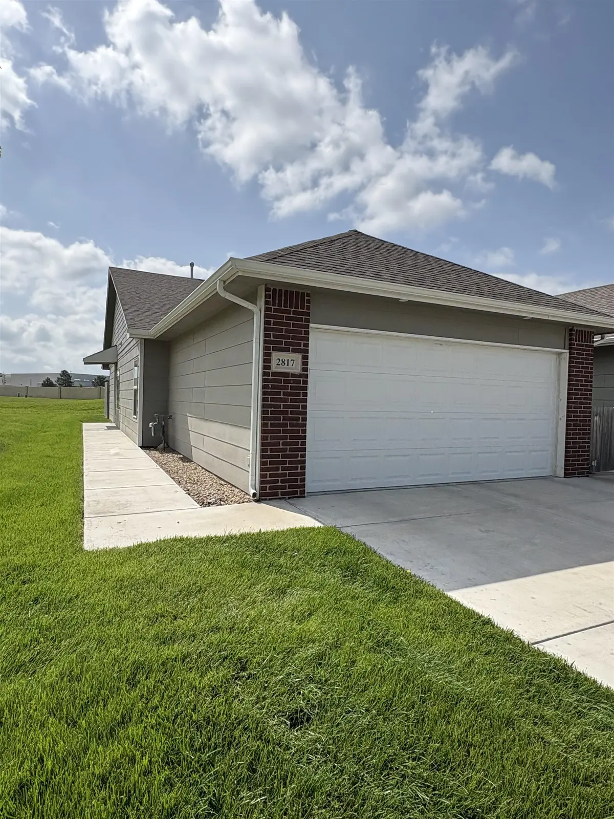 2817 W 55th St N Ct, Wichita, KS 67204