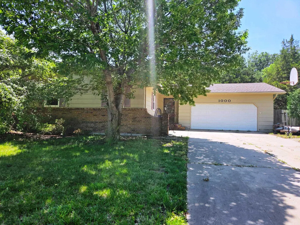 1000 Lorna Ln, Newton, KS 67114