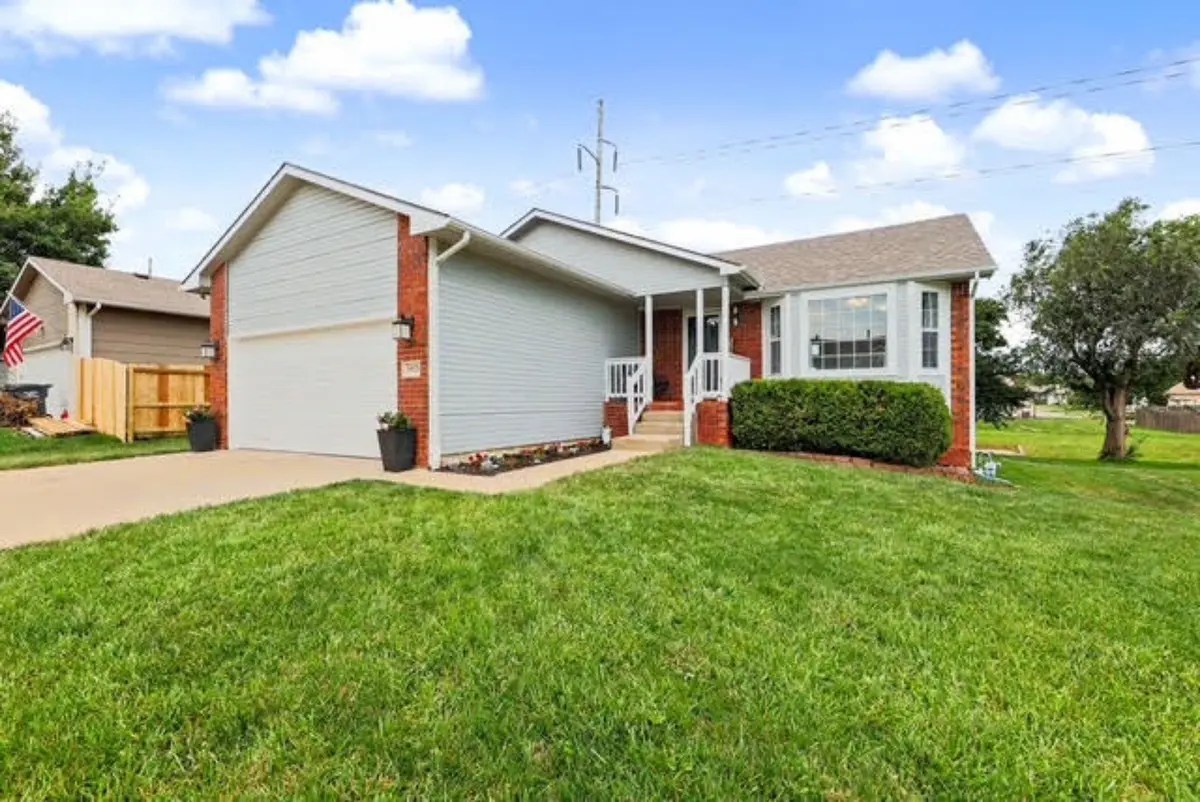 1913 S Honeytree St., Wichita, KS 67207