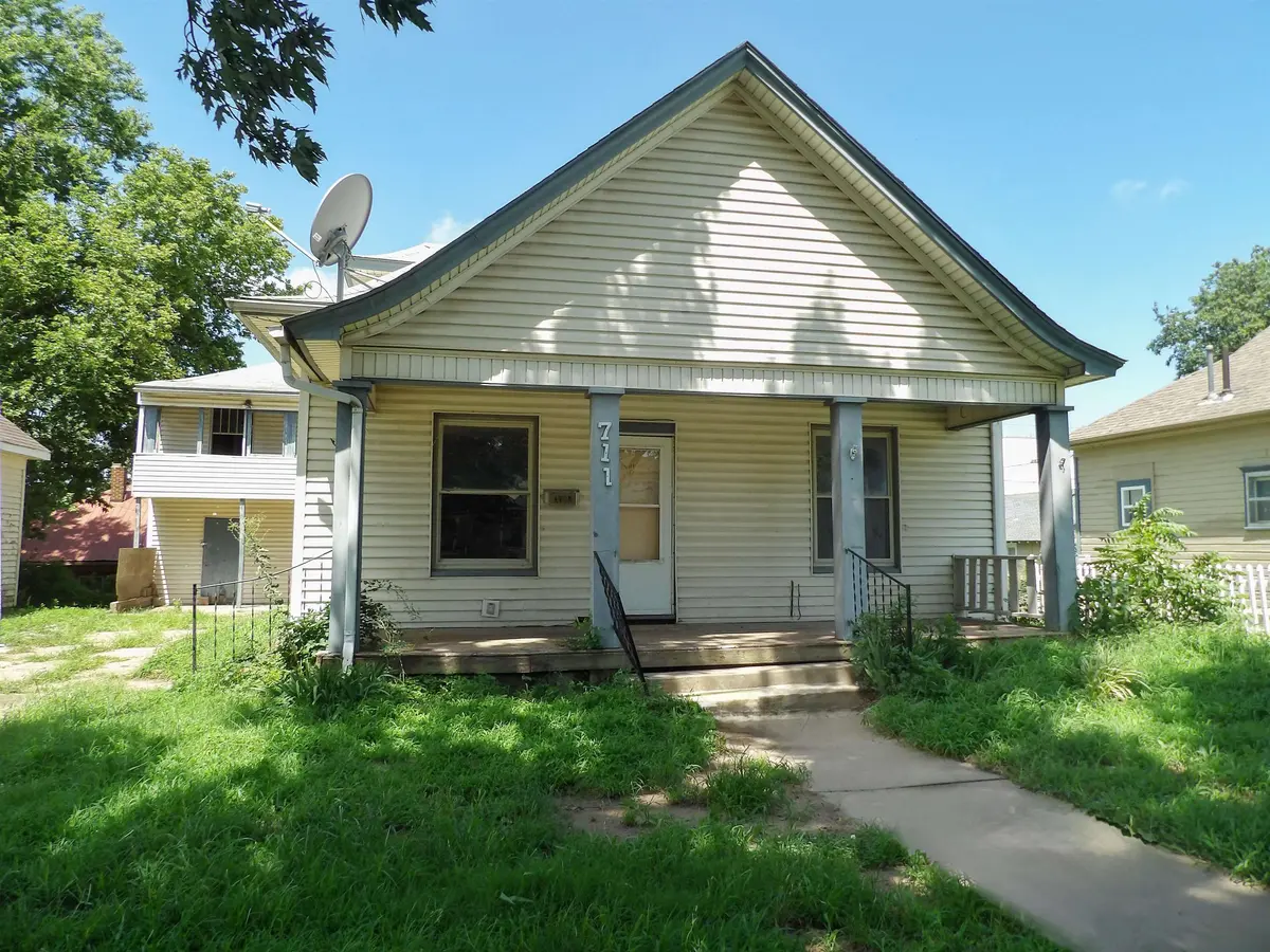 711 S Summit, Arkansas City, KS 67005