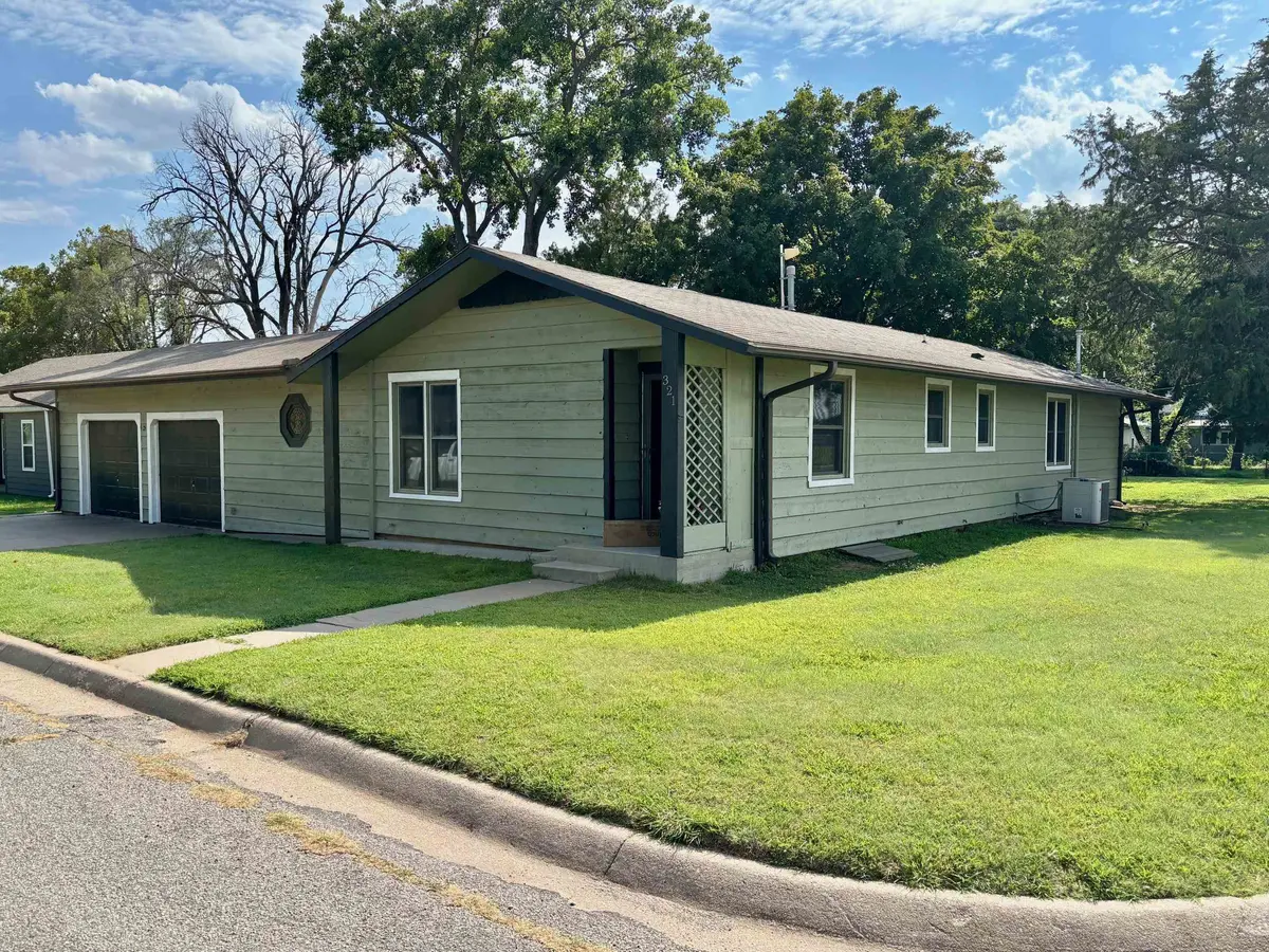 321 N Pine St, Argonia, KS 67004