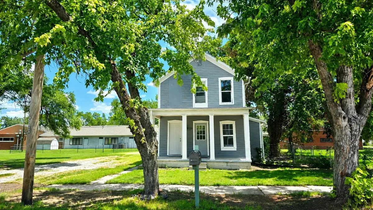710 N 9th St, Salina, KS 67401