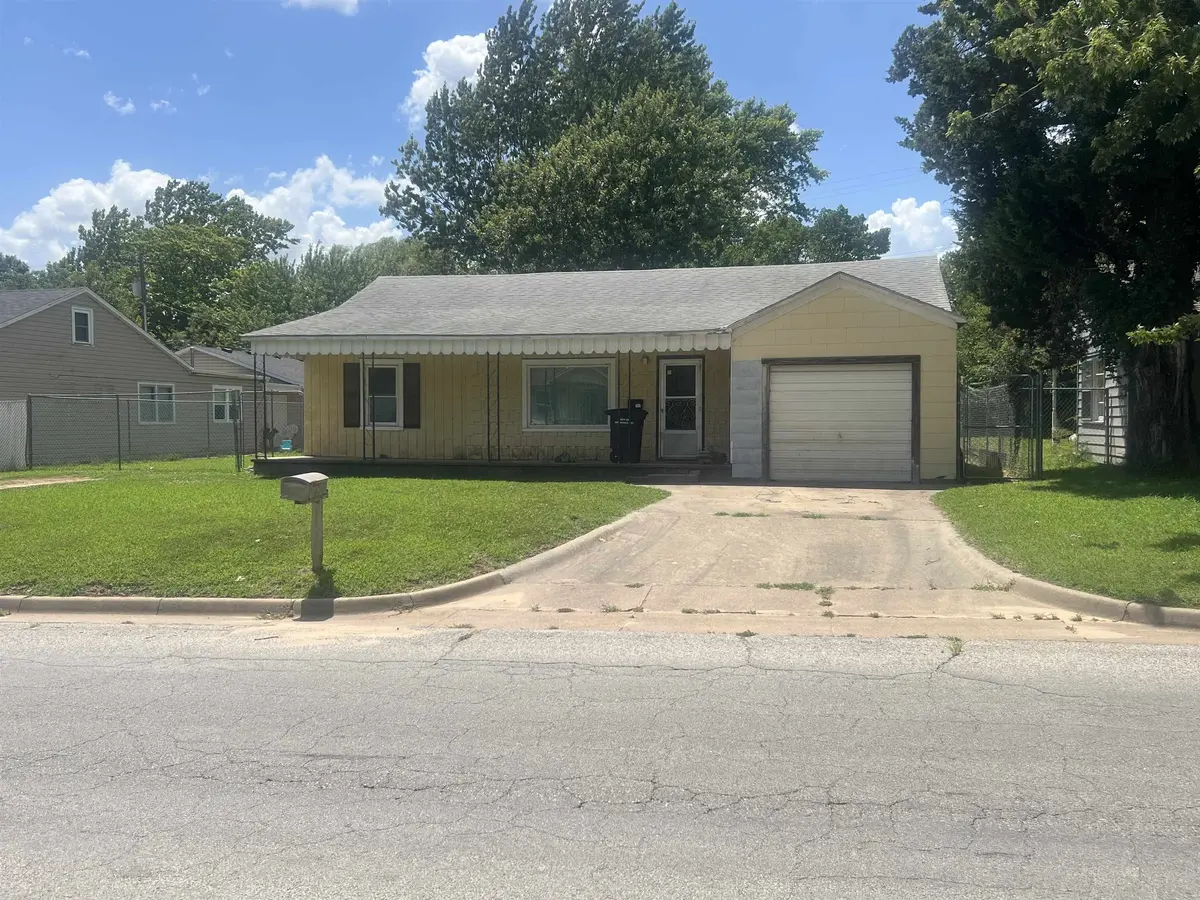 1611 N 8, Arkansas City, KS 67005
