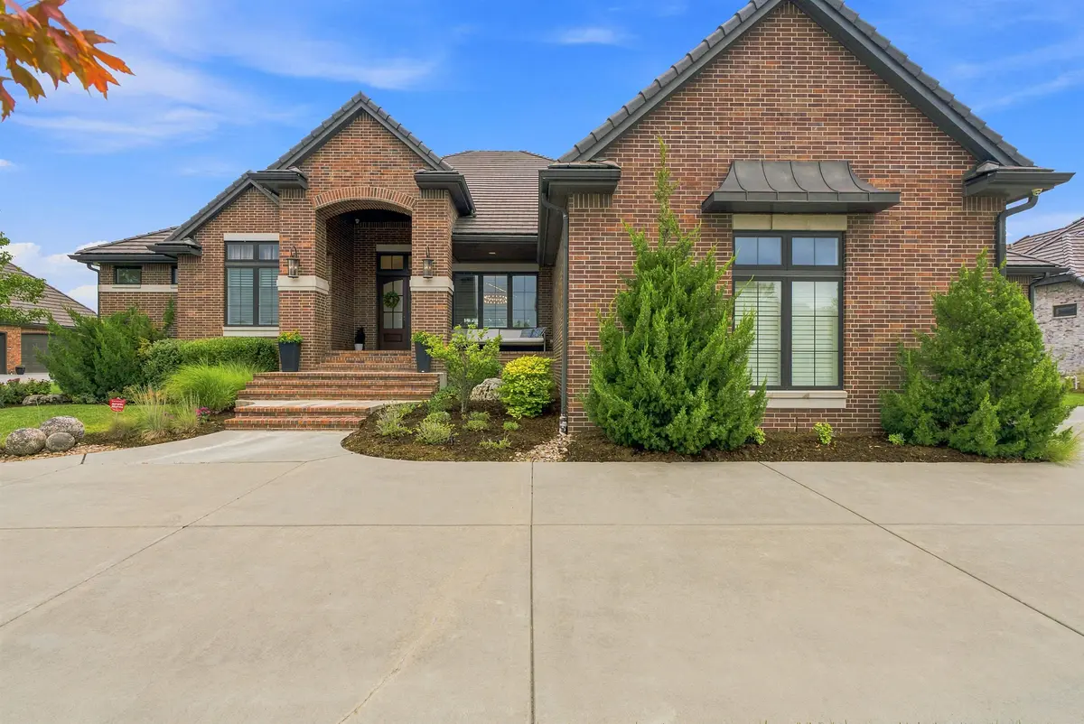 2126 N Clear Creek, Wichita, KS 67230