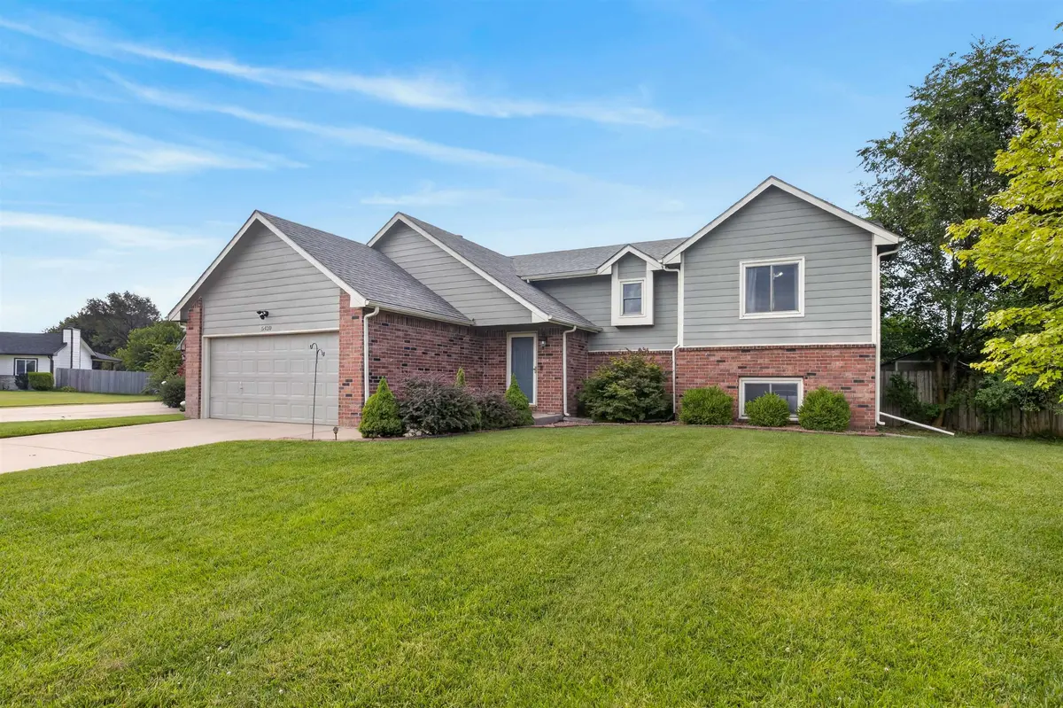 5430 S Stoneborough Ct, Wichita, KS 67217