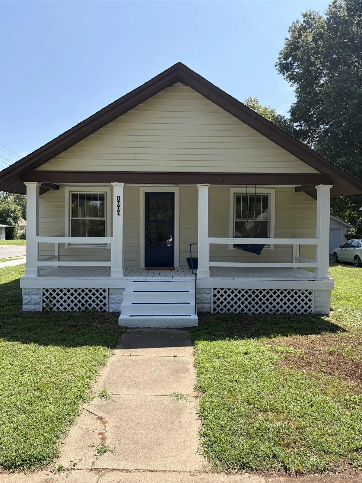 1902 Loomis, Winfield, KS 67156