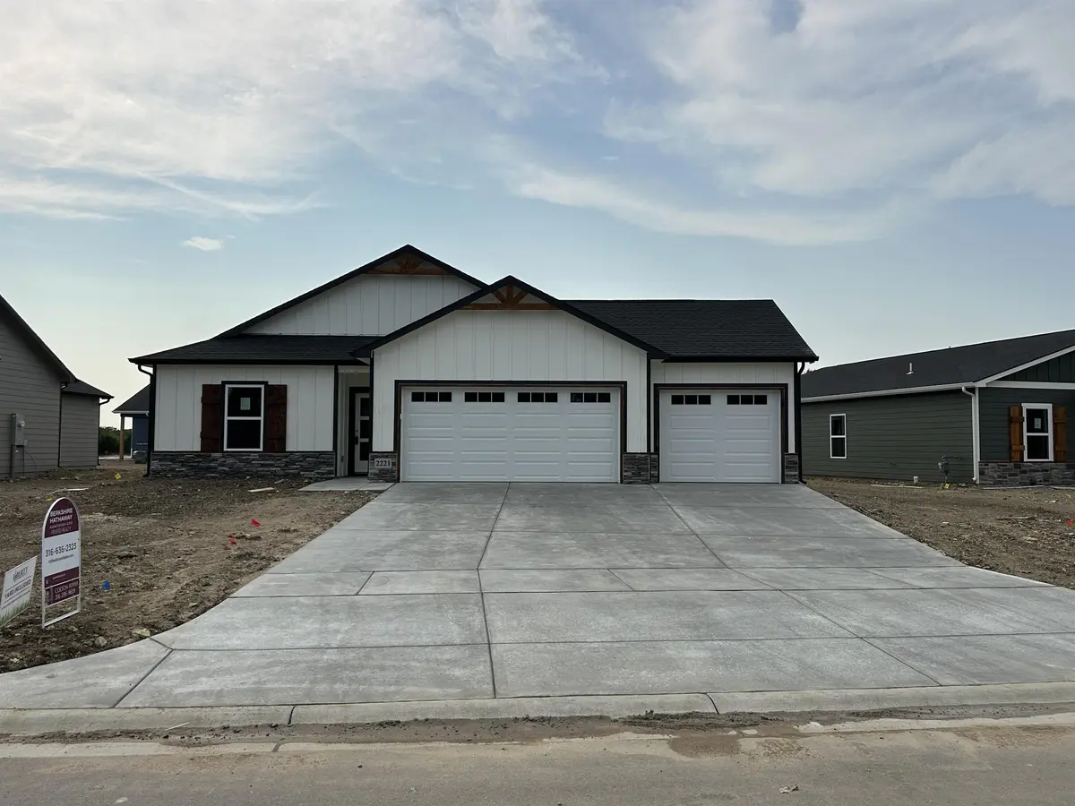 2221 S Monticello Pl, Andover, KS 67002