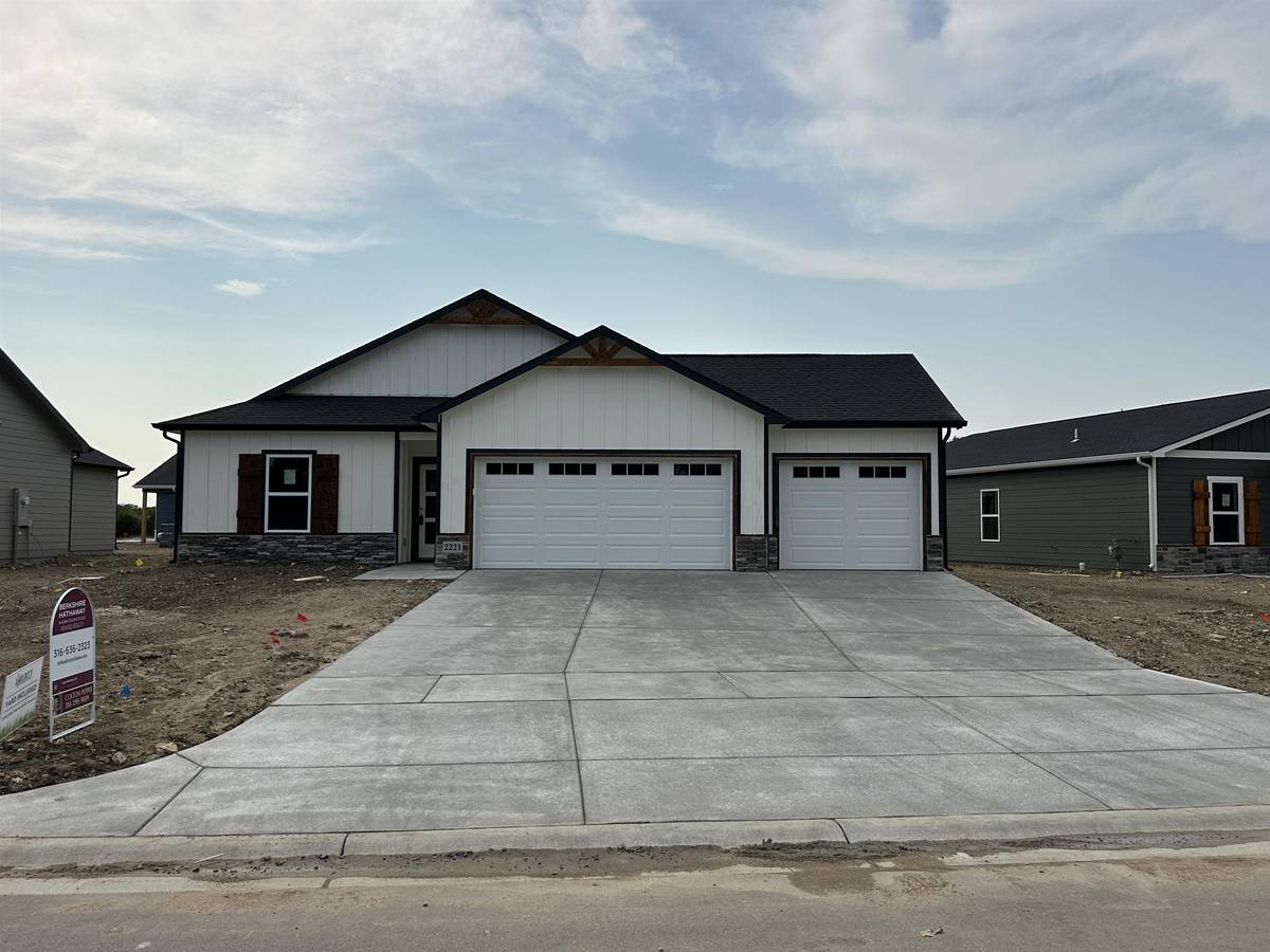 2221 S Monticello Pl, Andover, KS 67002