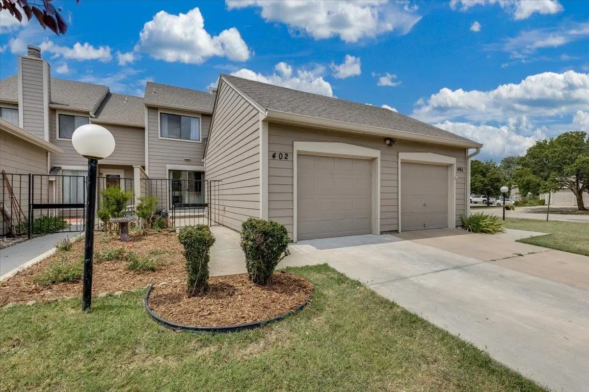 2221 N Bramblewood, Wichita, KS 67226