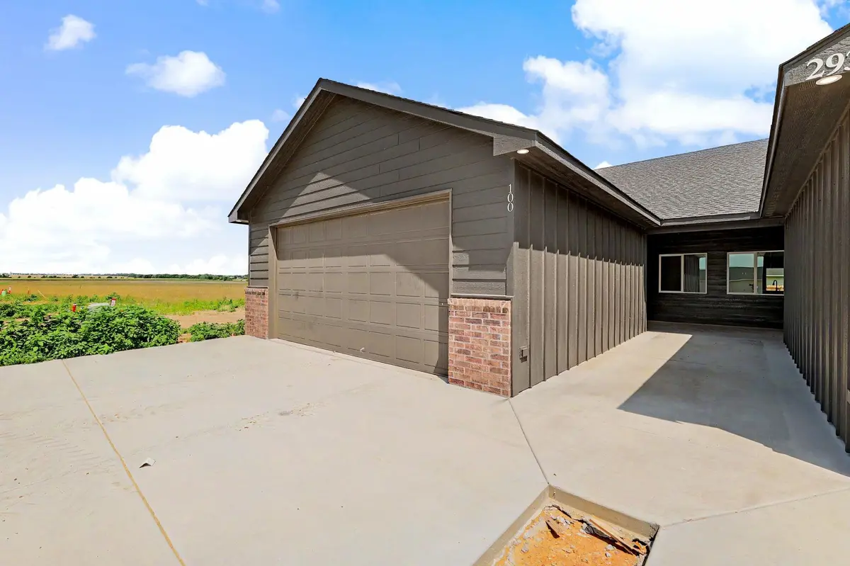 2919 S Cedar Crest Ct #100, Wichita, KS 67215