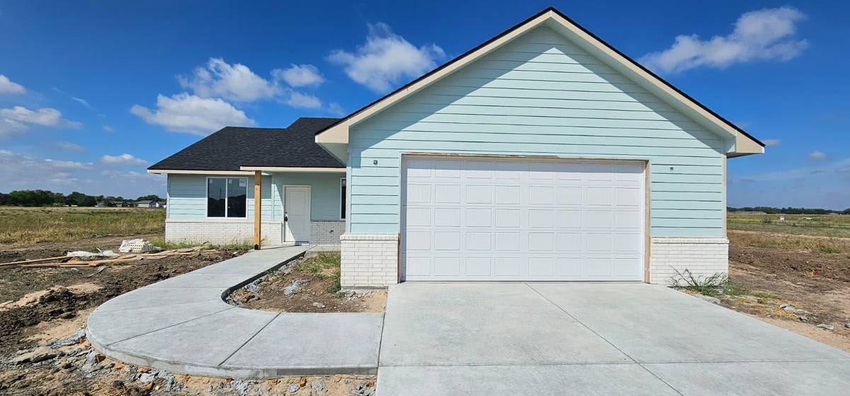 121 S Midway St., Valley Center, KS 67147