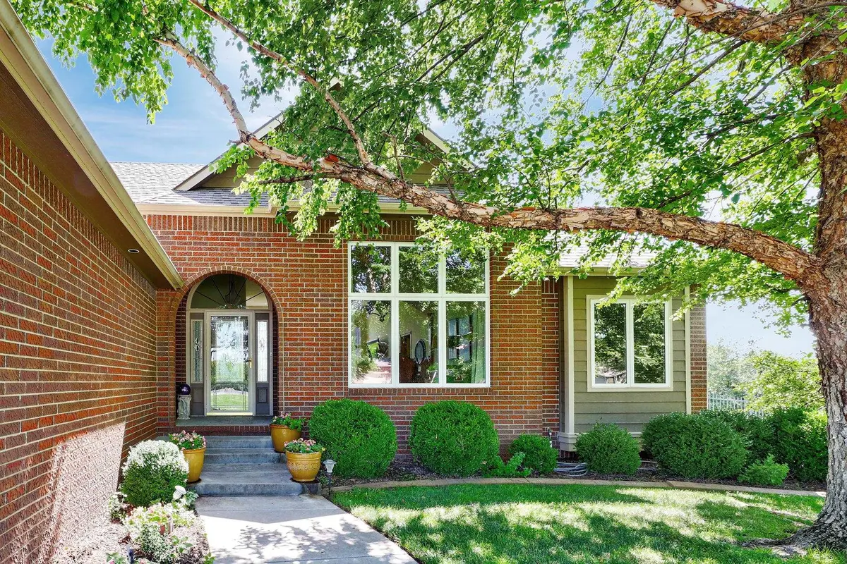 516 N Fiddlers Creek St, Valley Center, KS 67147