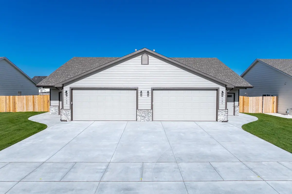 9131 / 9133 E Chris Ct, Bel Aire, KS 67226