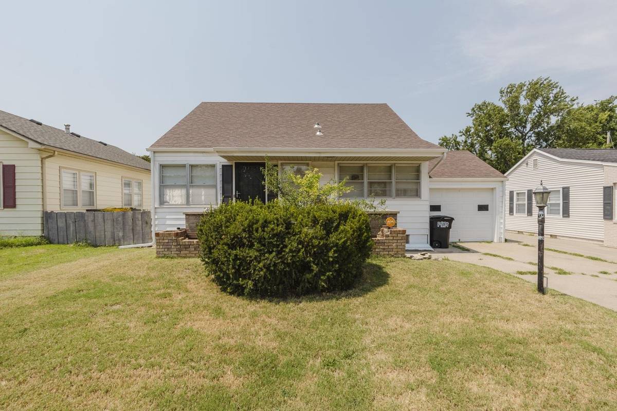 305 Lawrence St., Pratt, KS 67124
