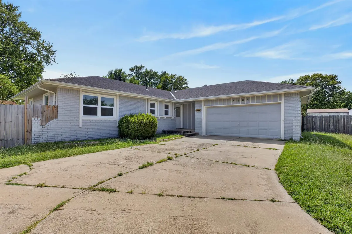 5605 E Shadybrook St, Wichita, KS 67208