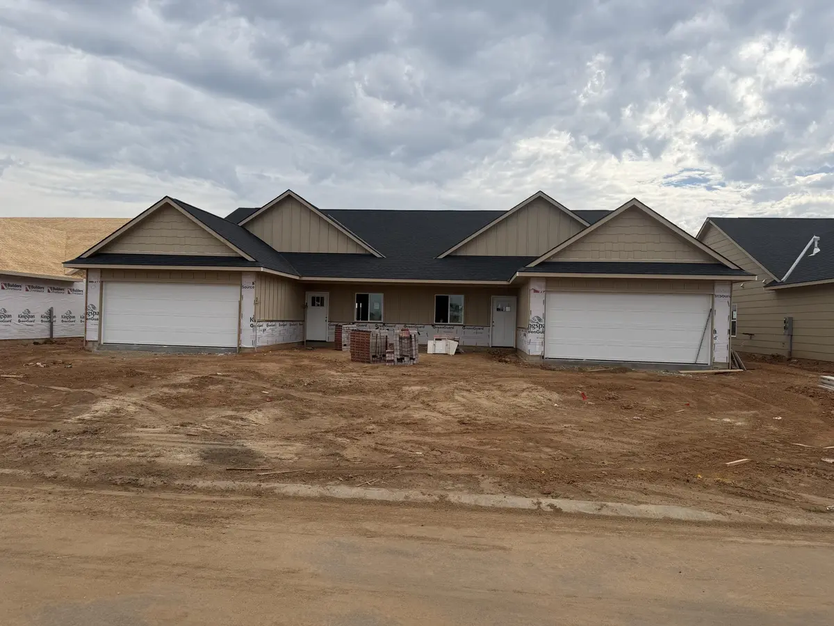 814 N Wheatland St, Wichita, KS 67235
