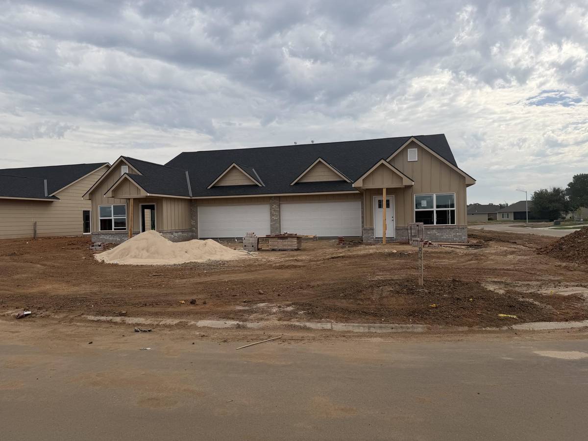 802 N Wheatland St, Wichita, KS 67235