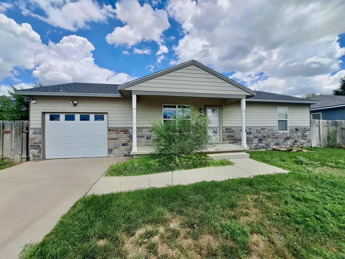 102A Henderson, Holcomb, KS 67851