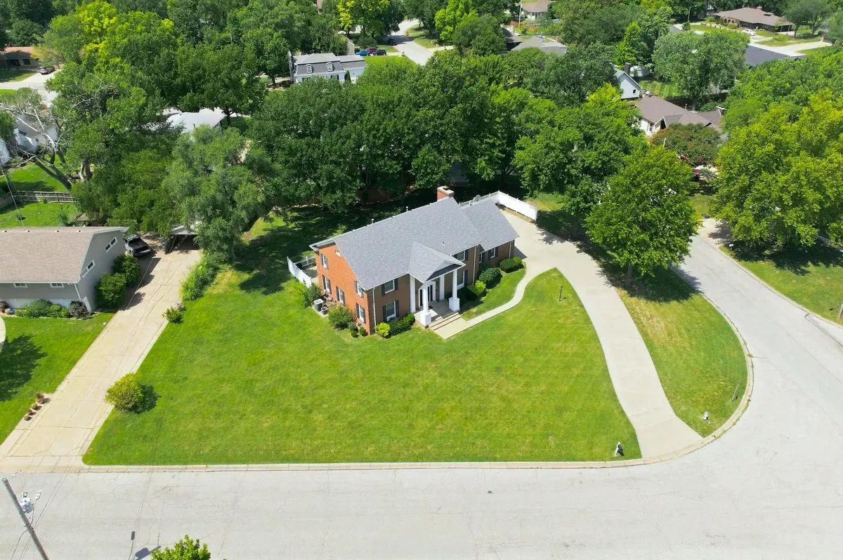 1861 Chelsea Dr, El Dorado, KS 67042