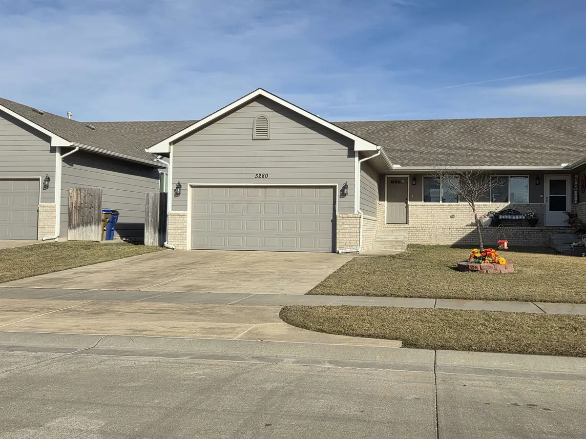 5278 N cypress Cir, Bel Aire, KS 67226