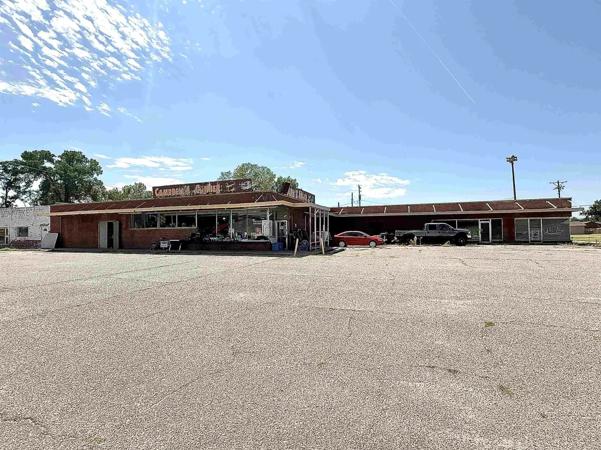 4603 S Seneca, Wichita, KS 67217