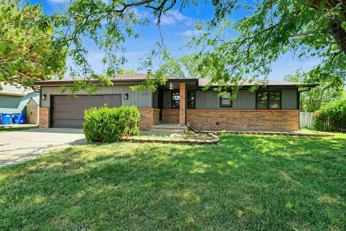 1114 Revere Dr, Salina, KS 67401