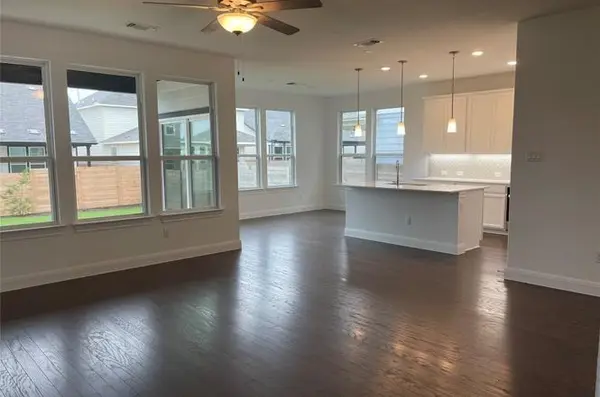 304 Harbors LN, Leander, TX 78641