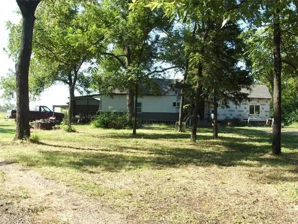 1523 Bridge ST, Humboldt, KS 66748