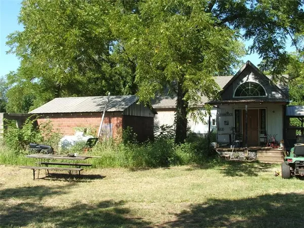 1523 Bridge ST, Humboldt, KS 66748