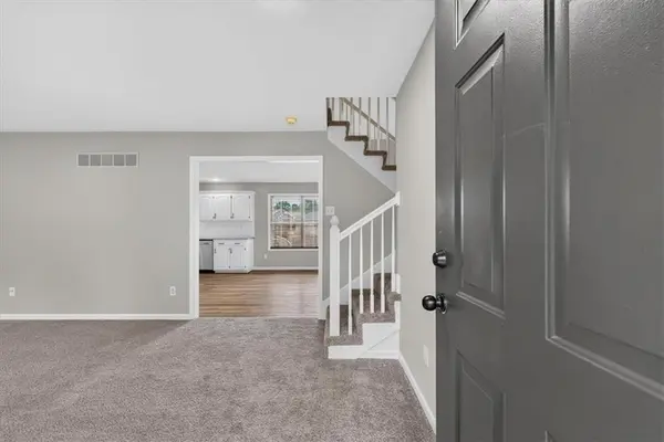 500 SE Alger DR, Blue Springs, MO 64014