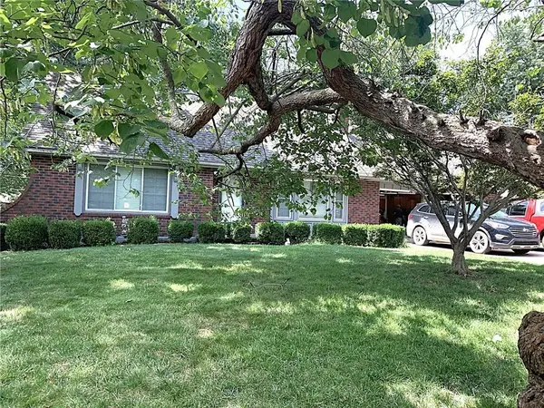 1705 NW Willow CIR, Blue Springs, MO 64014