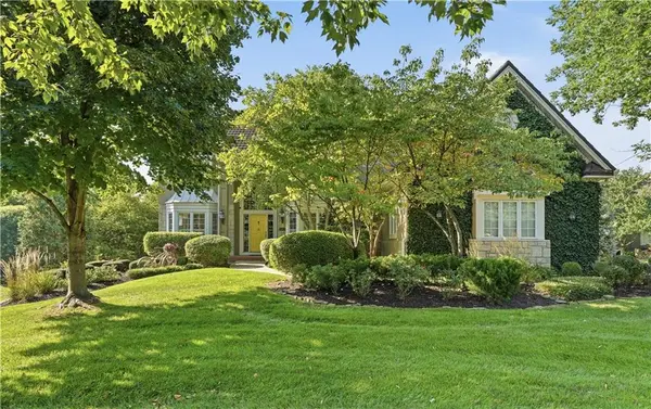 2645 W 139th TER, Leawood, KS 66224