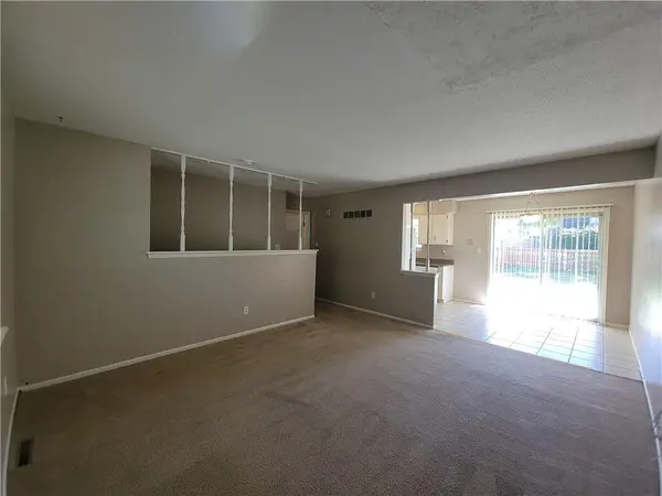 205 NE Westwind DR, Lee's Summit, MO 64086