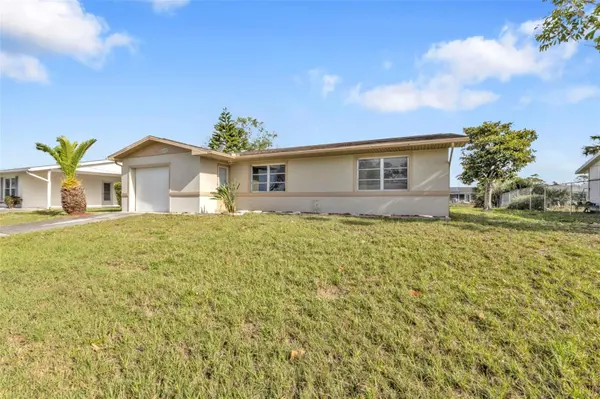 8172 TRIONFO AVE, North Port, FL 34287